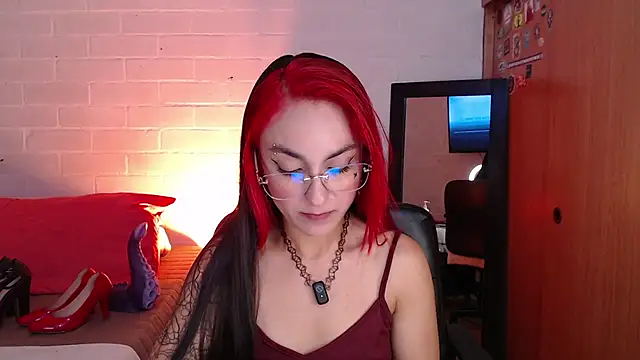 Amy66 - Striptease + blowjob