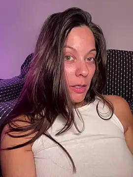 Bellafreakyfun - fuck me til I cum ;)