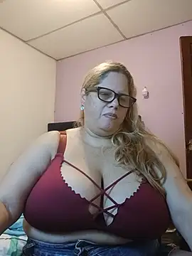 EllisW8 - Give me pleasure, make me wet with your