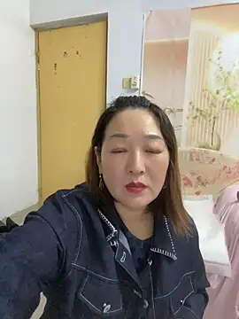 Ruyier - 假阳具插穴穴自慰5分钟