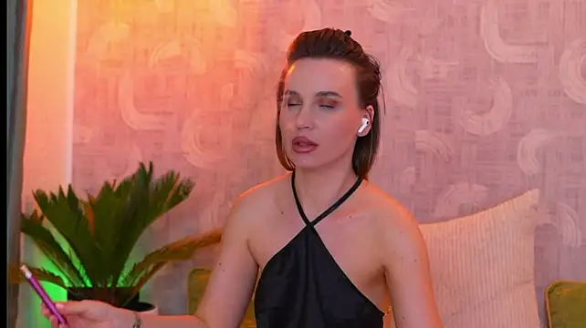 MargoHillX - Doggy and spanks on my booty