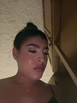 Misty-kat - 4 fingers in the pussy