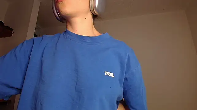 Sara_lee01 - Sensual dance + close-up teasing