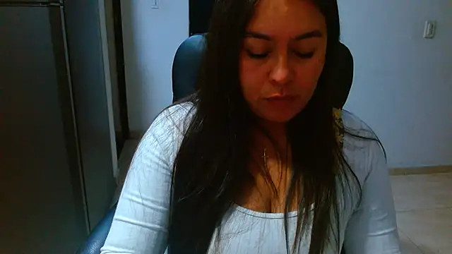 Ixchel_Anaid - Do you want to rub ice on my tits?