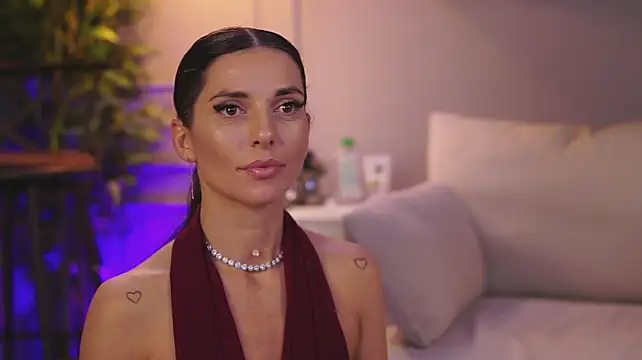 EllyLynne - Pleasure for a hot body🥵
