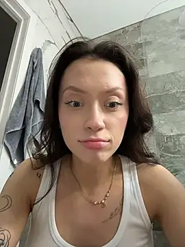 CityLynx - pants off for spanks in doggy