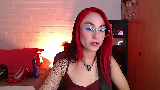 Amy66 - Striptease + blowjob