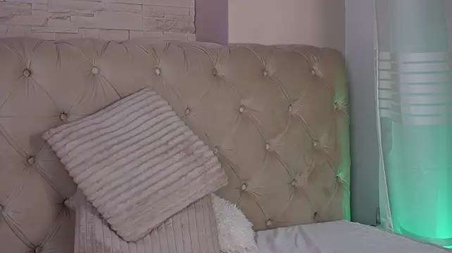 Sara_SweetXX - Pussy Play