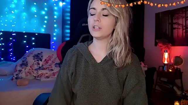 Lisaonthemoon - Last tipper gets 3 Videos