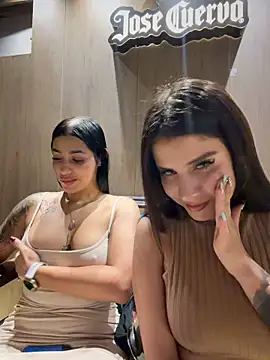 AlannaEvons - Tits Out + Spank In Public 🍒😈