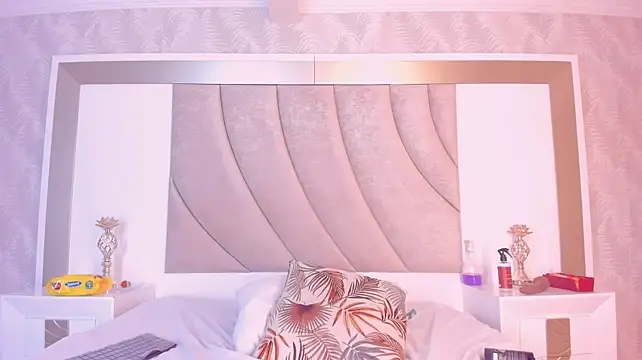 EbonyJoyce - Deep fingering pussy