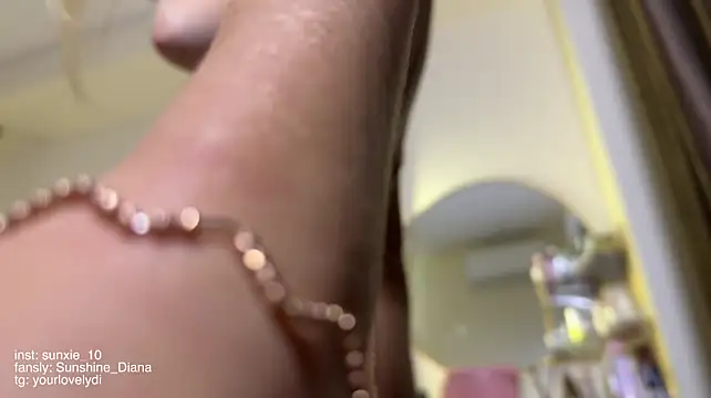 Sunshine_Diana - pussy tease o_O