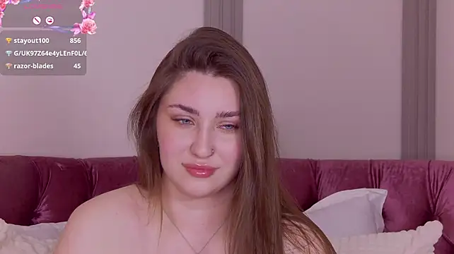 KiraBarlows - show boobs