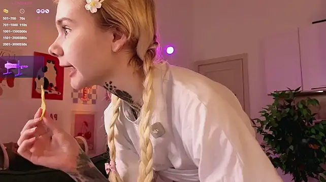 Britney_Lynch - Doggy style+touching pussy