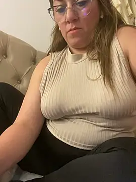 SCARLET-20 - Total naked + Oil in my tits