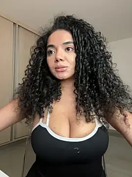 Curlyierr - DOGGY STYLE + SPREAD ASS IN THE SOFA