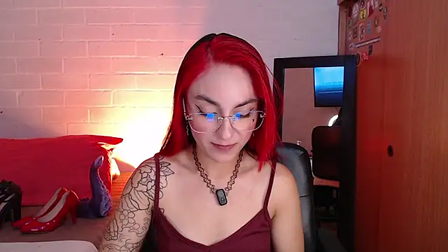 Amy66 - Striptease + blowjob