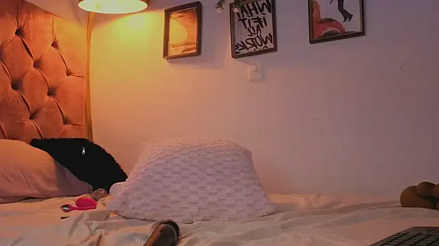 Daddysgirl1_ - Shake and shine ass🌟