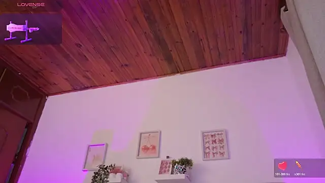 Malka_Burning - PLUG LIGHTS FINGERING PUSSY ❤️