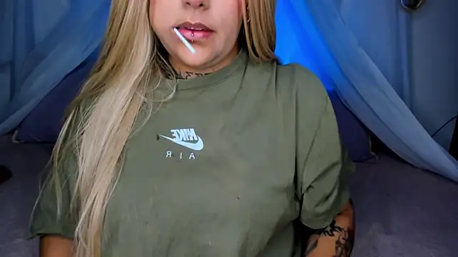 Sofi_cortes - kiss and lik+ spit dildo