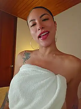 Karen_San_Miguel - Oil in my asss + panties off + doggy 😈