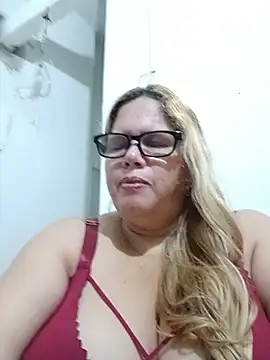 EllisW8 - oilboobs