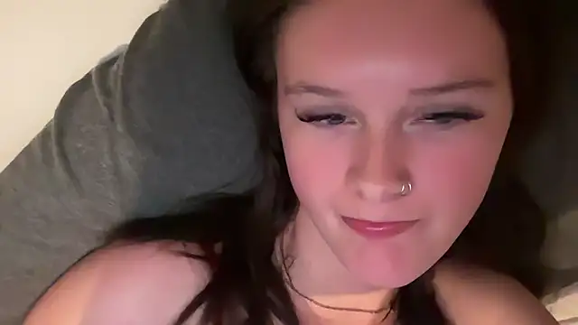 ItsKaylaa - oil my nipples and ass close to cam