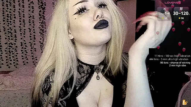 Strawberry_elfcat - hand bra