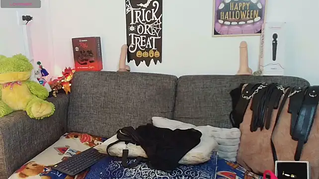 Angelabrowm - Get naked and oil body