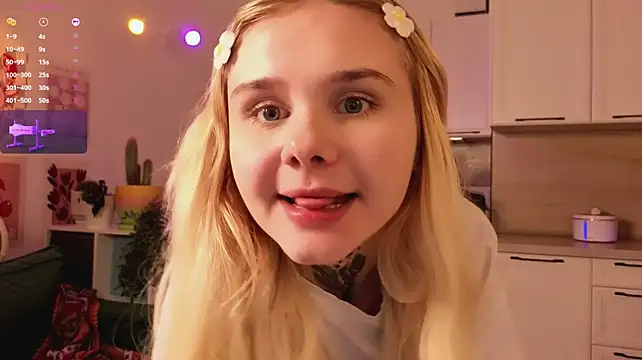 Britney_Lynch - Doggy style+touching pussy