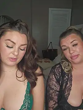 BaddieBellaUK - Tits out for 10 mins & cntrl LT