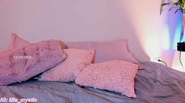 Mia_mystic_
