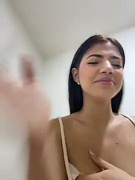 GoodGirlGoneBack - RUB PUSSY WITH DOMI