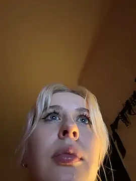 Viviennedoll - hi vivi! NAKED FULL (first goal)