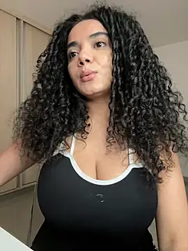 Curlyierr - DOGGY STYLE + SPREAD ASS IN THE SOFA