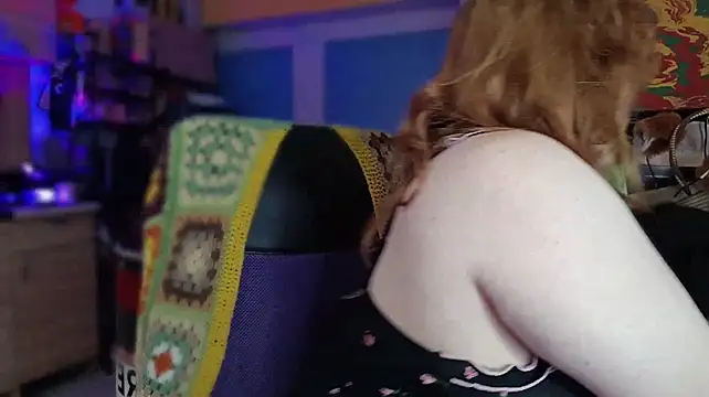 CURVYSAKURA - Undress and shake my ass