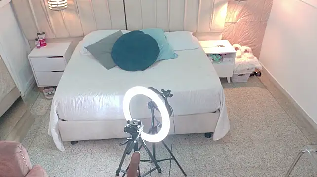 Lilithst_ - SPANK OILY ASS 💦