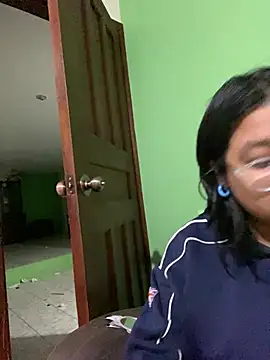 Sarah12333 - Bañarnos juntas