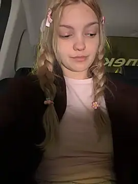 Elsawhere - BOOBS OUT BABY! moan louder