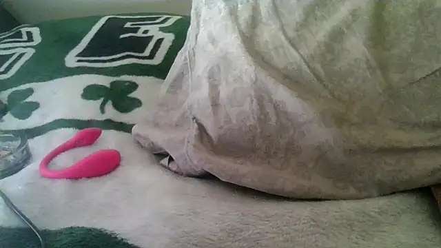 CaramelGoddessxoxo - Asked to see feet 25 tks