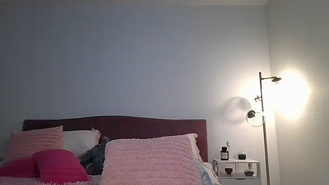 NicoleSarahX - Time to get naked