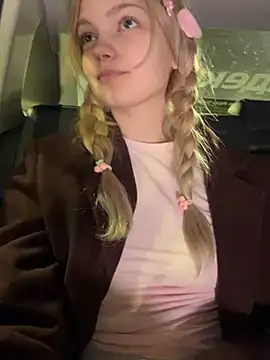Elsawhere - BOOBS OUT 60 sec BEHIND UBER DRIVER