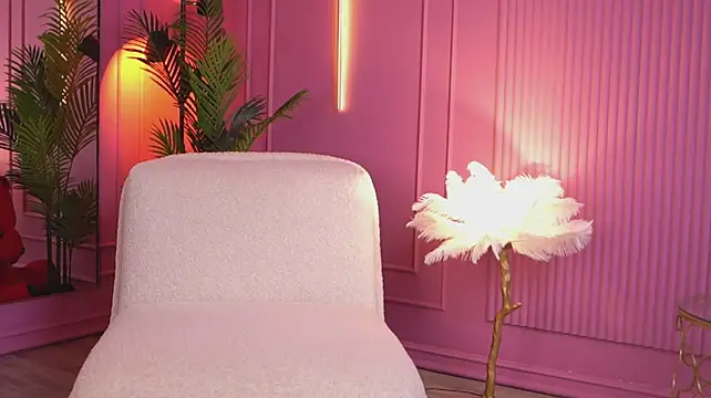 LeylaBunny - Slip a finger inside my pussy
