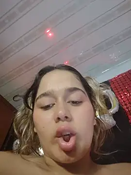 LaurenWelly_ - Take off your dress + turn around 😈