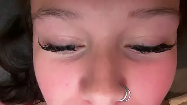 ItsKaylaa - oil my nipples and ass close to cam