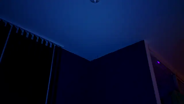 Skadii_ - ❌🖤SEND ME A KISS❌