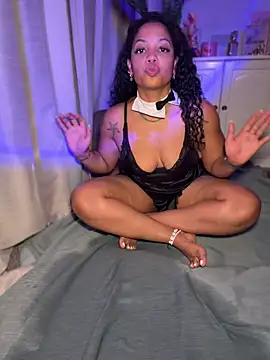 AsiaEssence - Give my KING what he wants