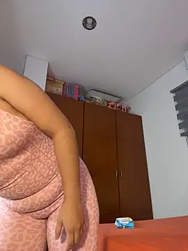 Shara_dreams - Give me a good blowjob.