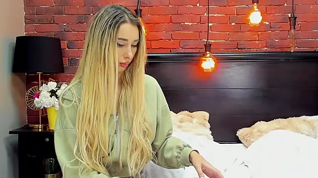 ChristynaRoss - SQUIRT SHOW