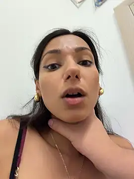 -_MiaQueen_- - Finger pussy unlock door 😳
